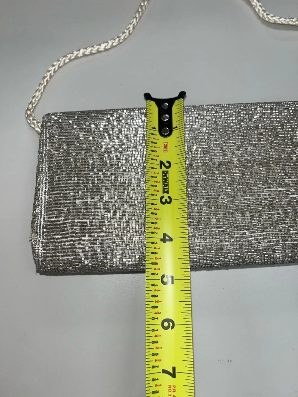 La Regale Silver Scallop Beaded Clutch / Shoulder Bag